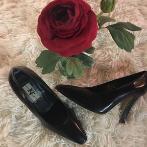 KFLtd - black pumps.🌹
